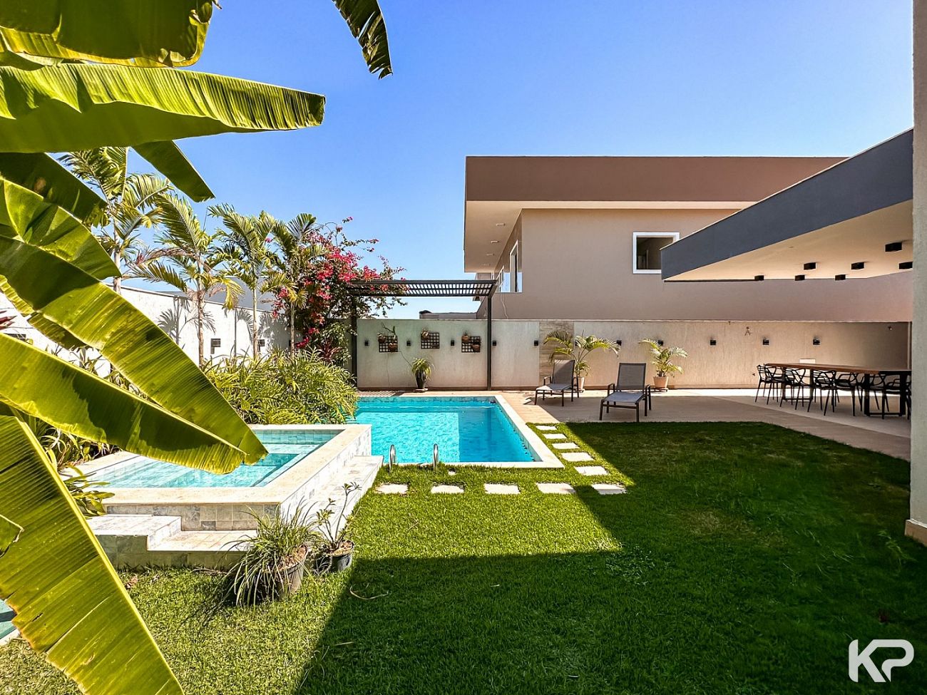 Casa no Jardins Veneza à Venda em Vila Velha Casa Linear PORTEIRA